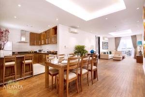 atlanta-booking-4 Atlanta Residences キッチンとダイニング