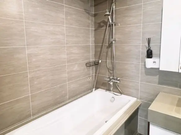 6TH Element 24F Bathroom