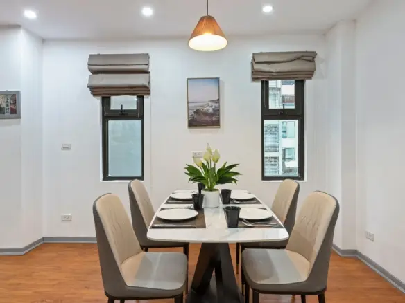 22 Housing 20LL Dining Table