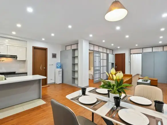 22 Housing 20LL Dining Table