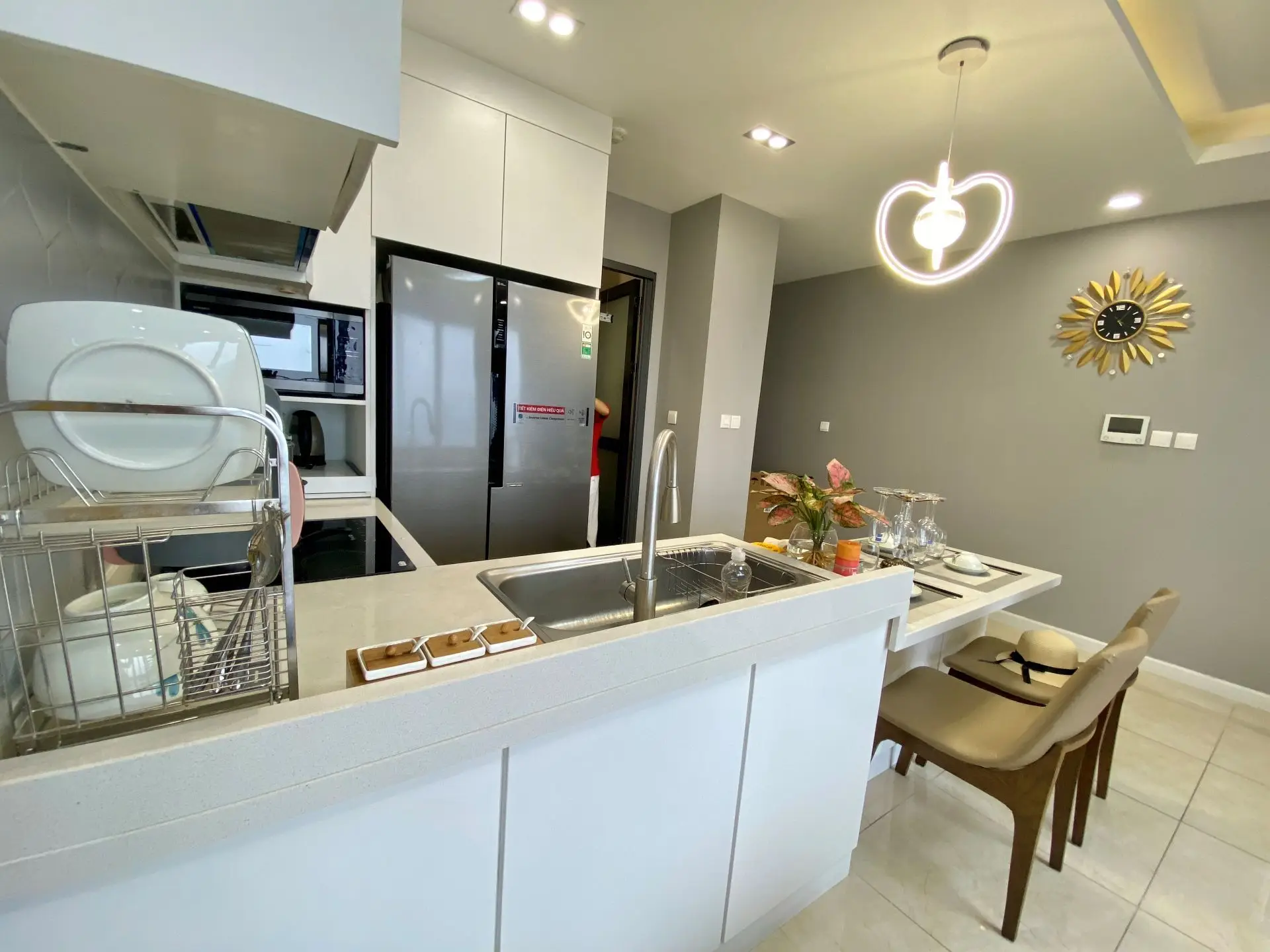 Dcapital- C6 34F – 3 Bed – kitchen
