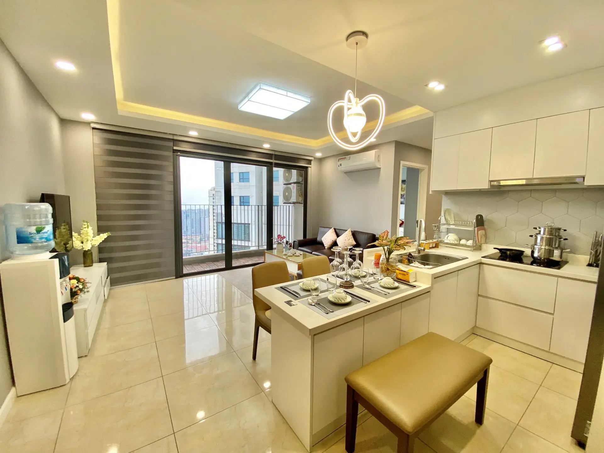 Dcapital- C6 34F – 3 Bed – livingroom