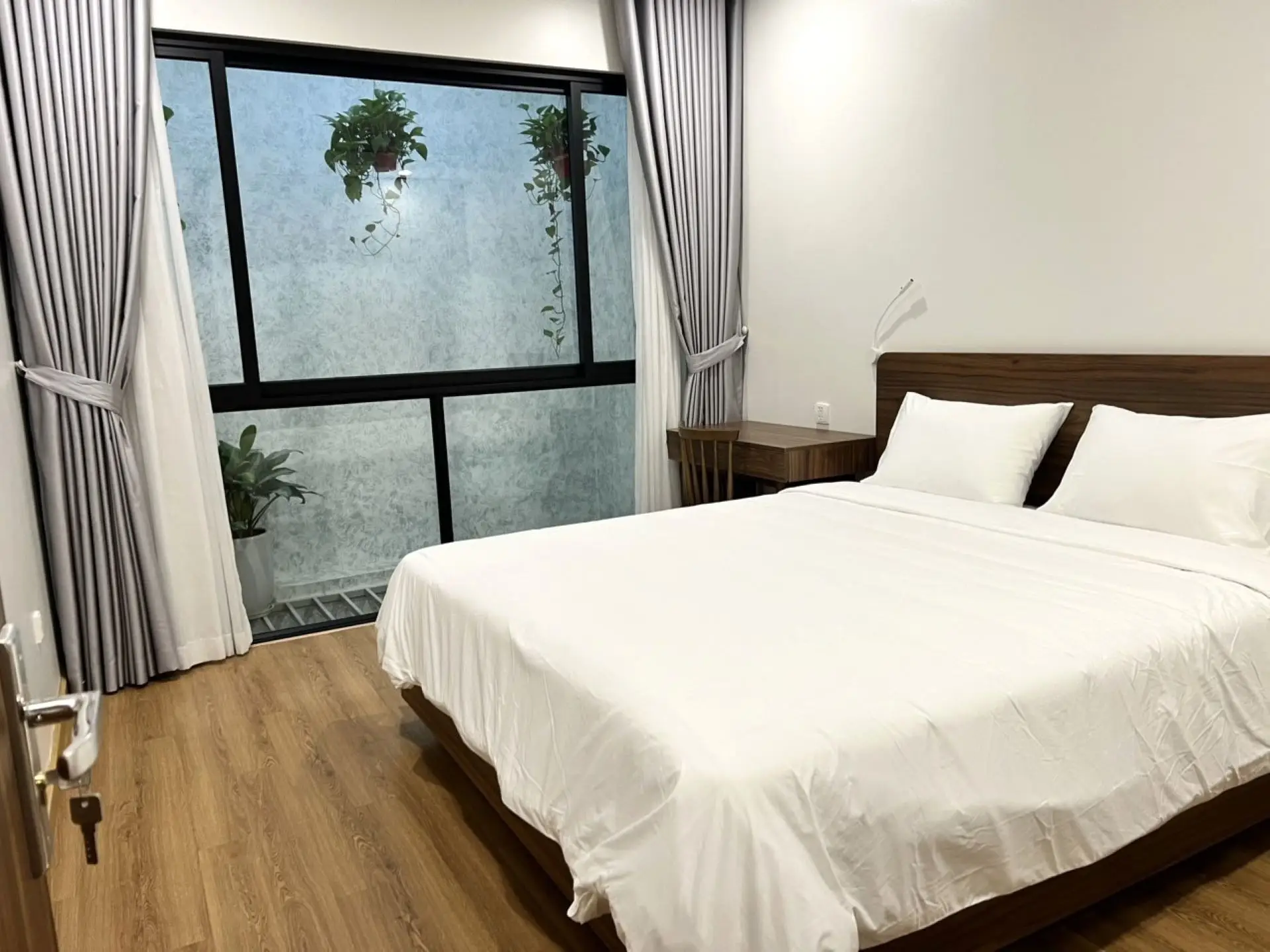 HLS- BB Apartment-1Bed-bedroomjpg