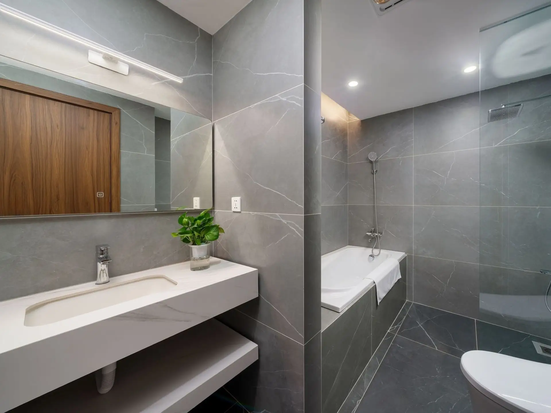 HLS- BB Apartment- 6F -2bed-Bathroom