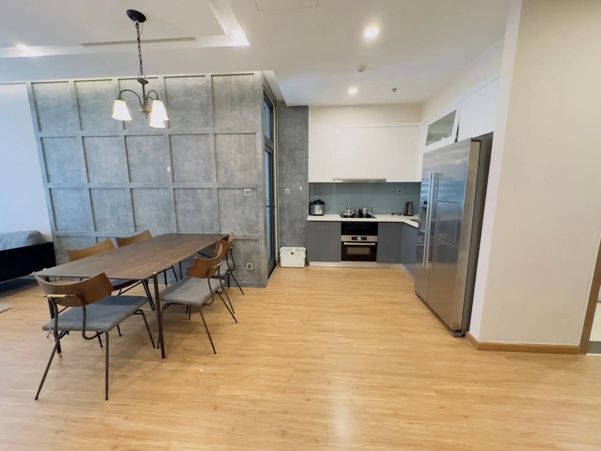 Metropolis – M1 24F- kitchen 1