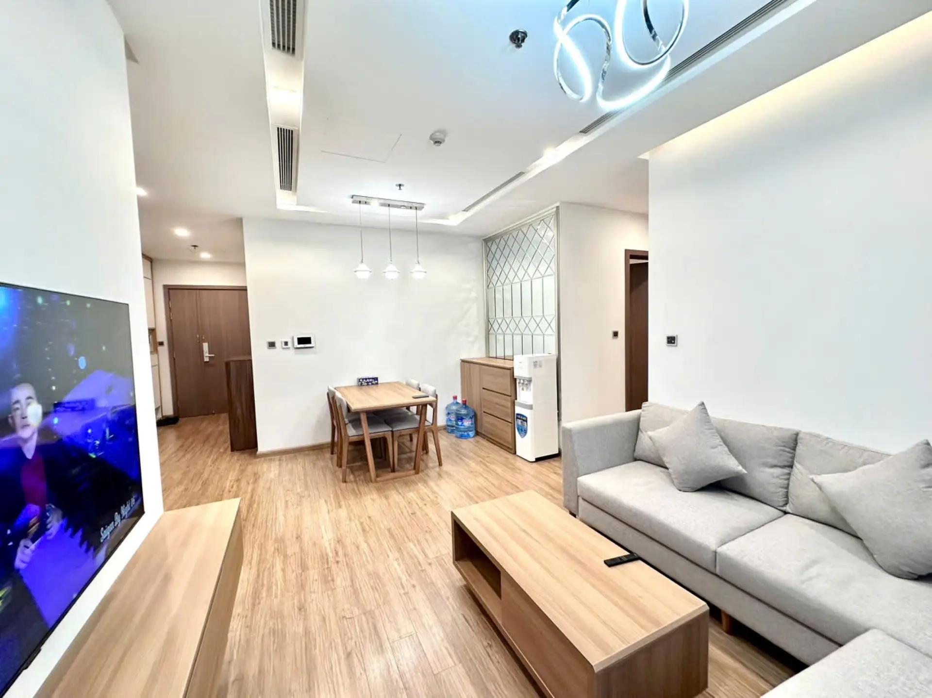 Metropolis – M2 8F- 2Bed – livingroom 1