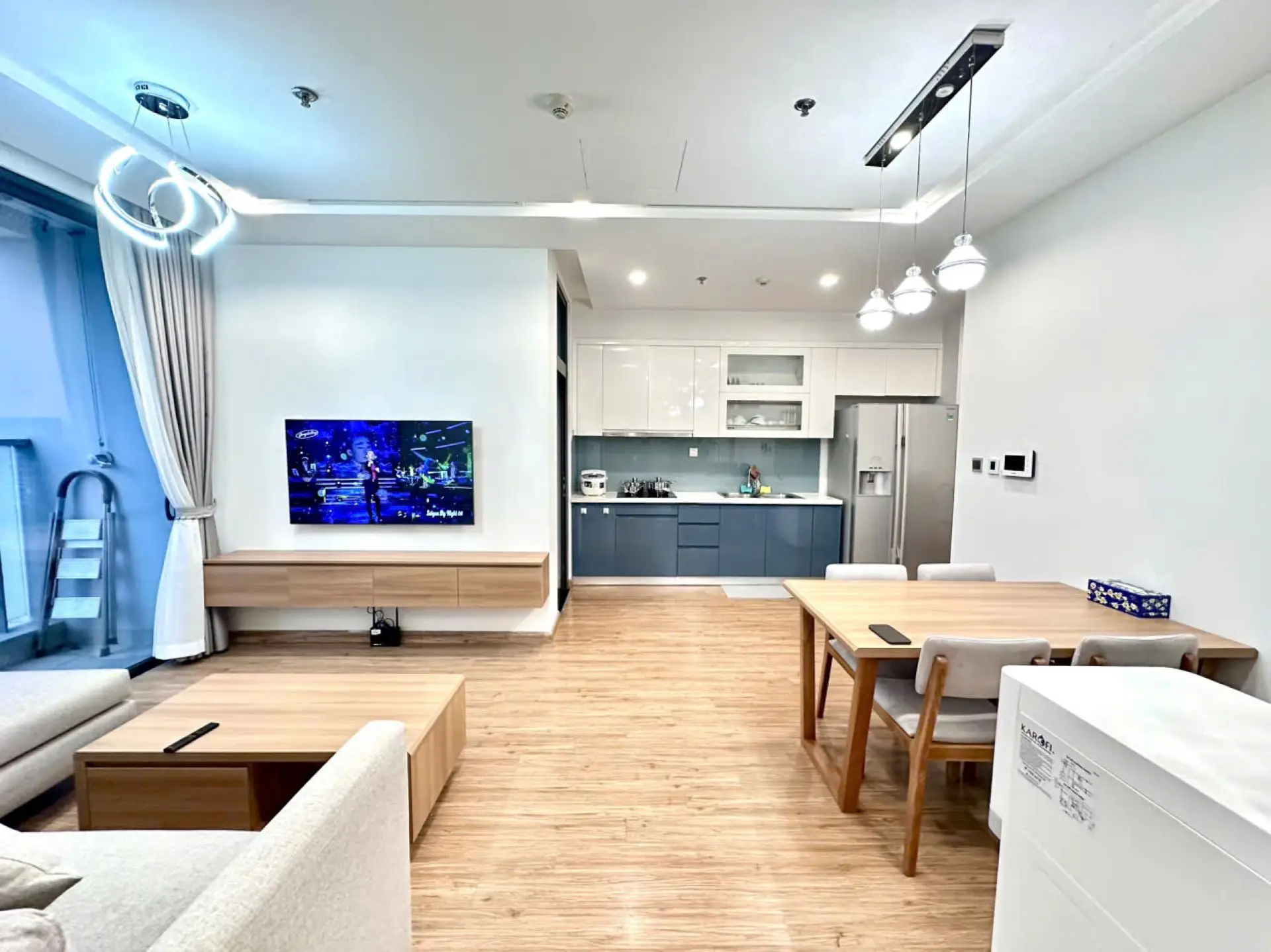 Metropolis – M2 8F- 2Bed – livingroom 2