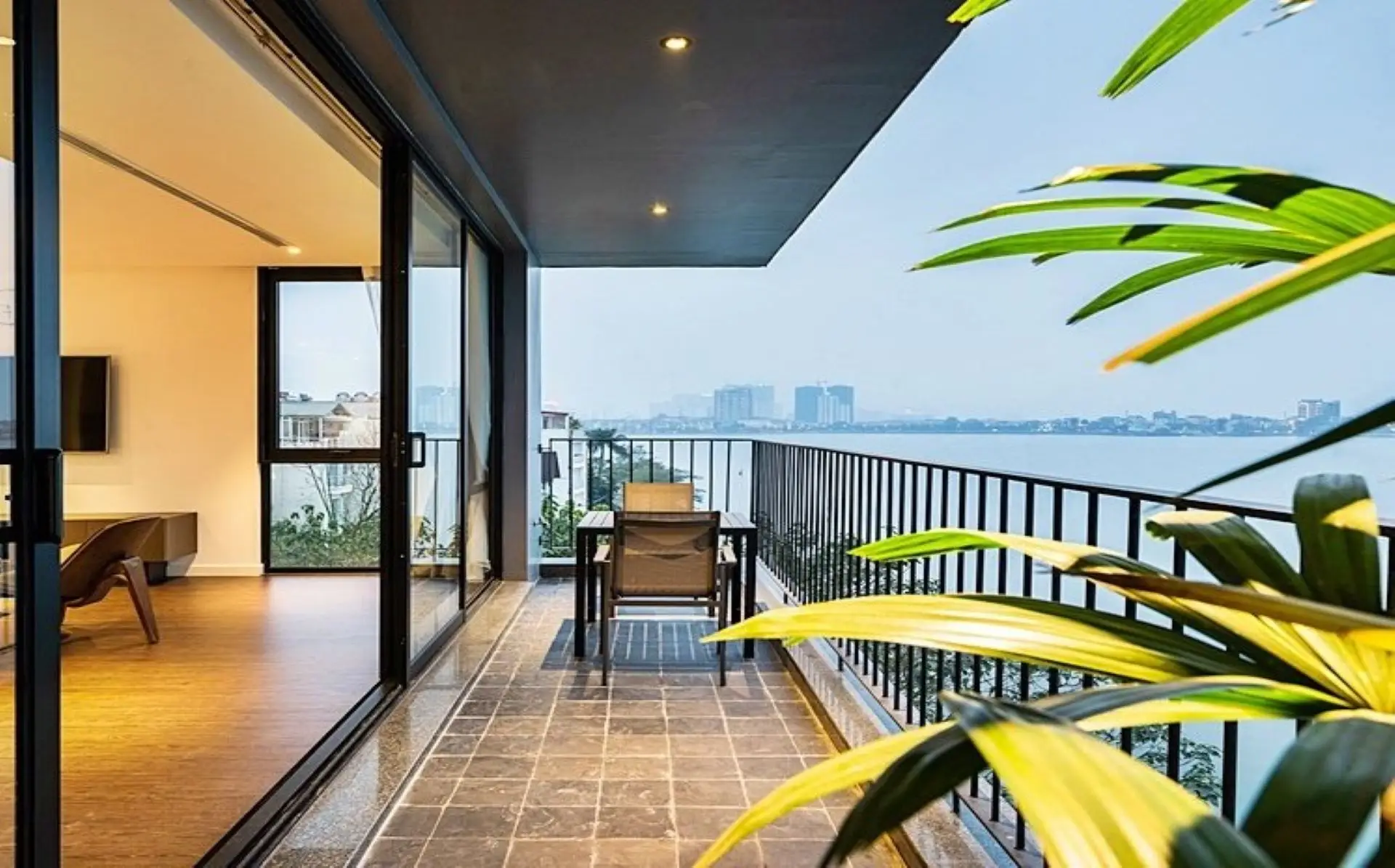 Westlake Residence 8- 4Bed- Balcony