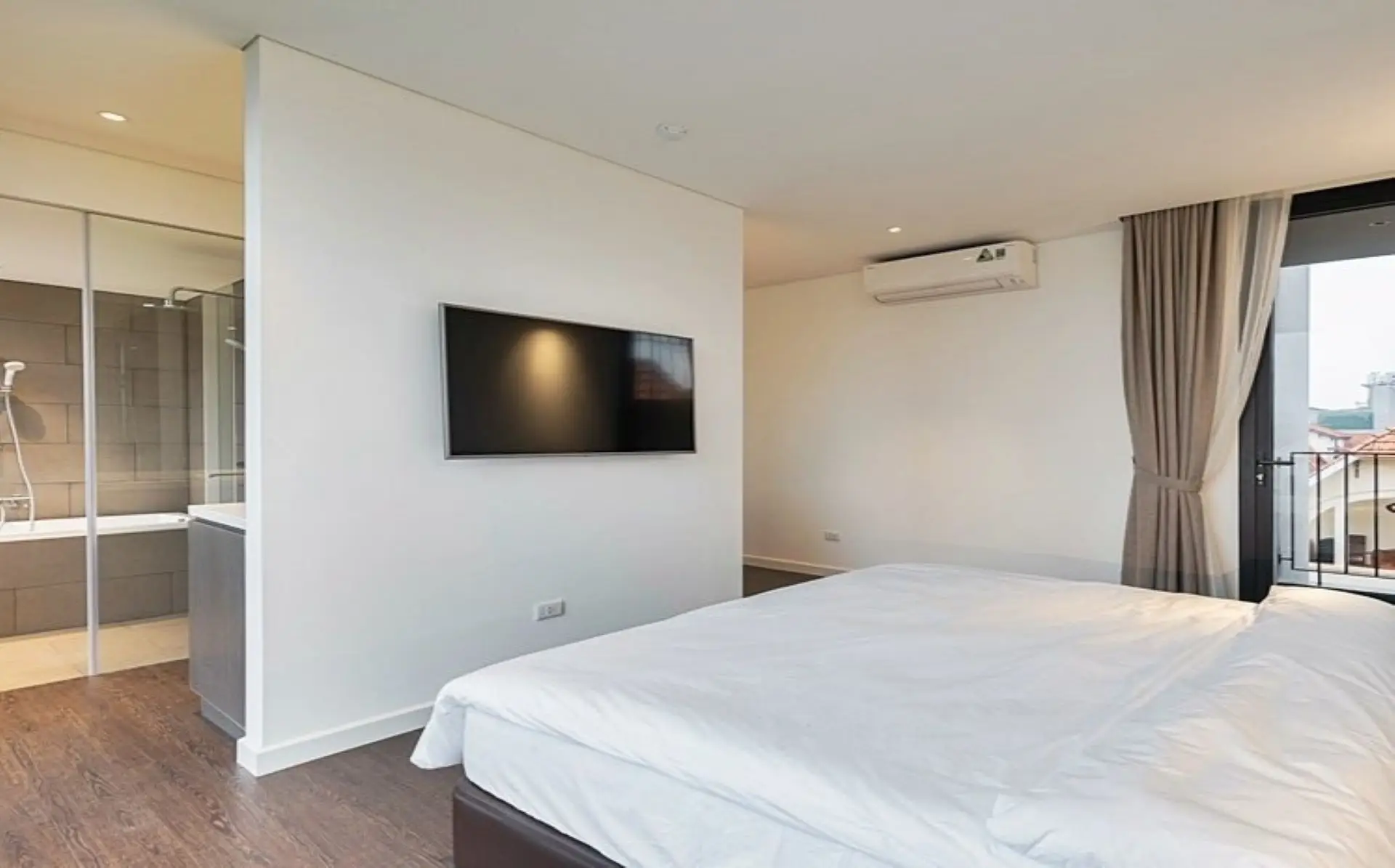 Westlake Residence 8- 4Bed- Bedroom 6