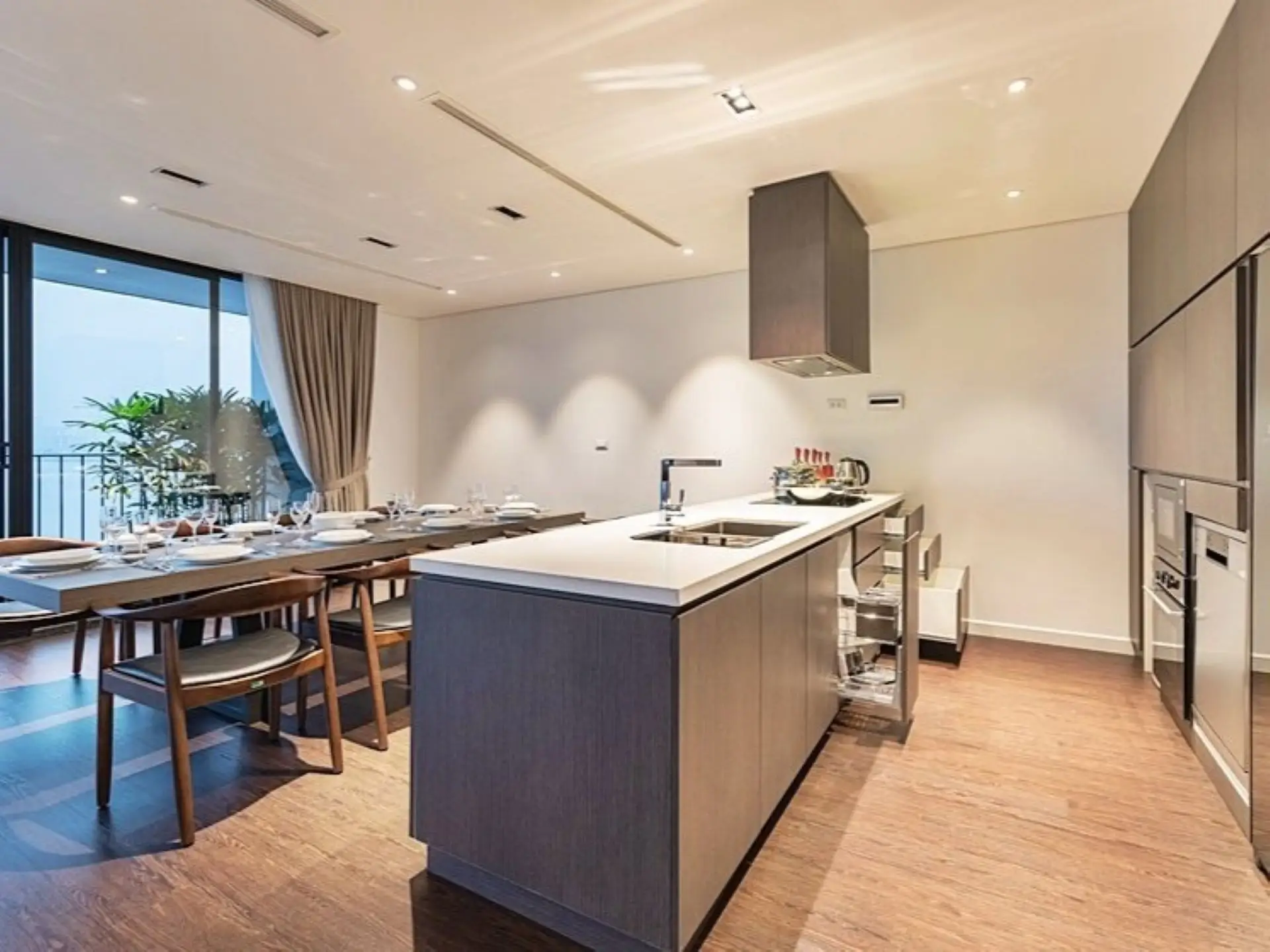 Westlake Residence 8- 4Bed- Kitchen