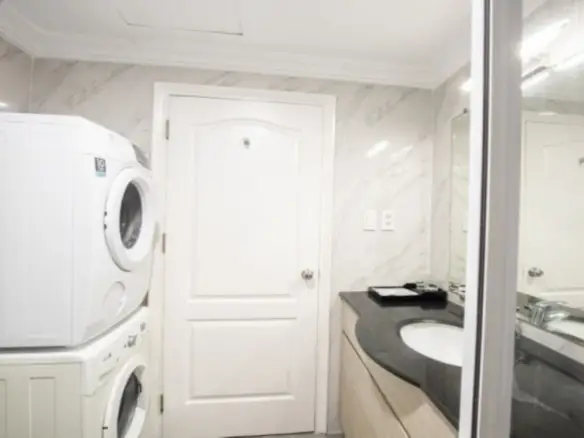 Skyline Residence Bathroom