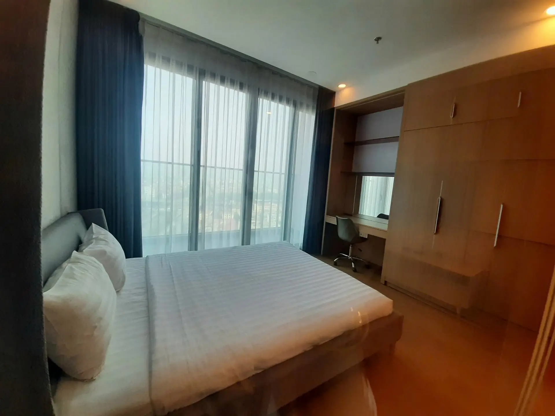 Bed room