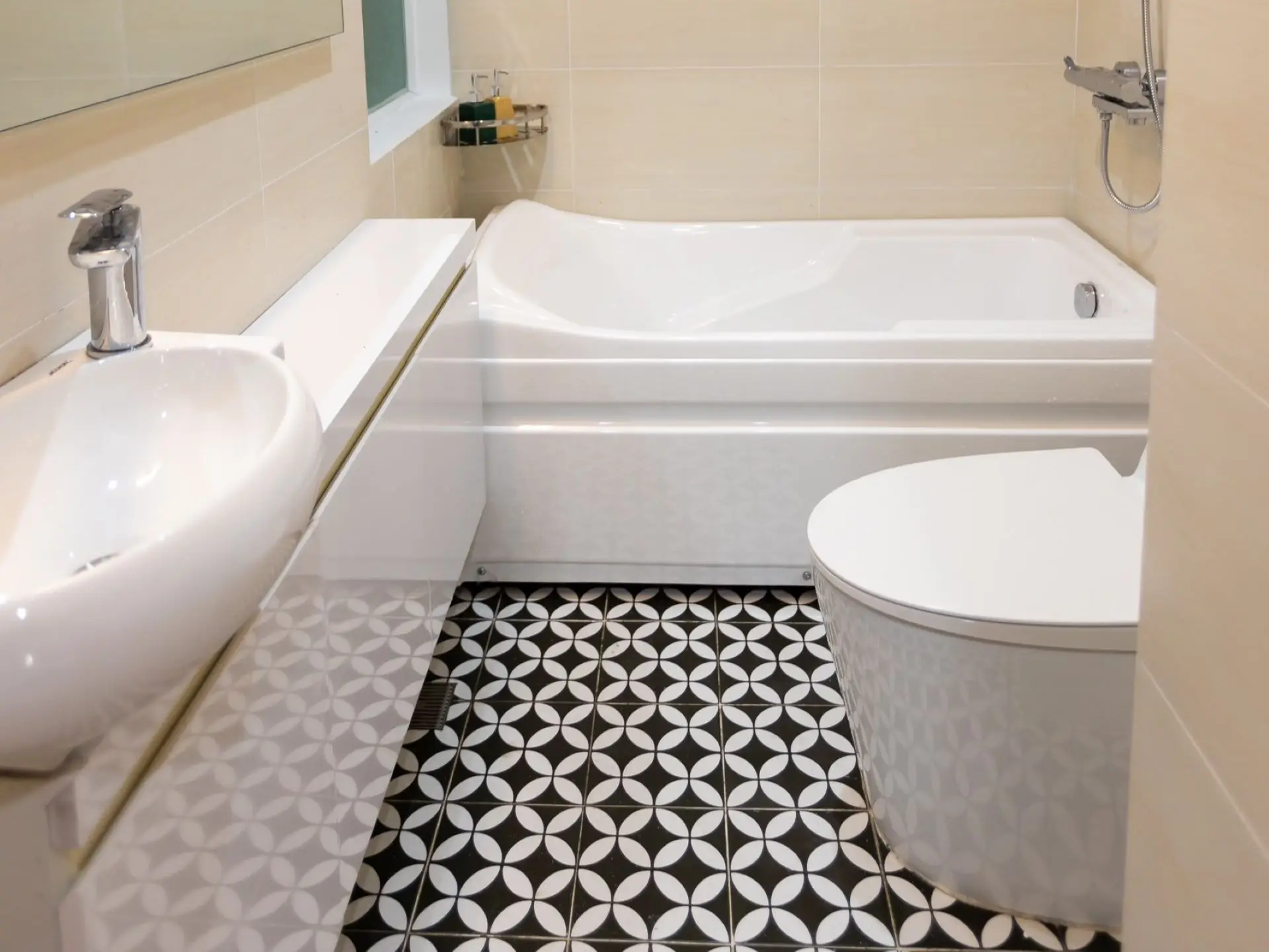 Le Home – 9B Ham Long- Duplex- Bathroom