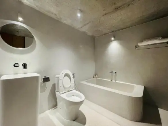 Casa Amarilla Apartment Bathroom