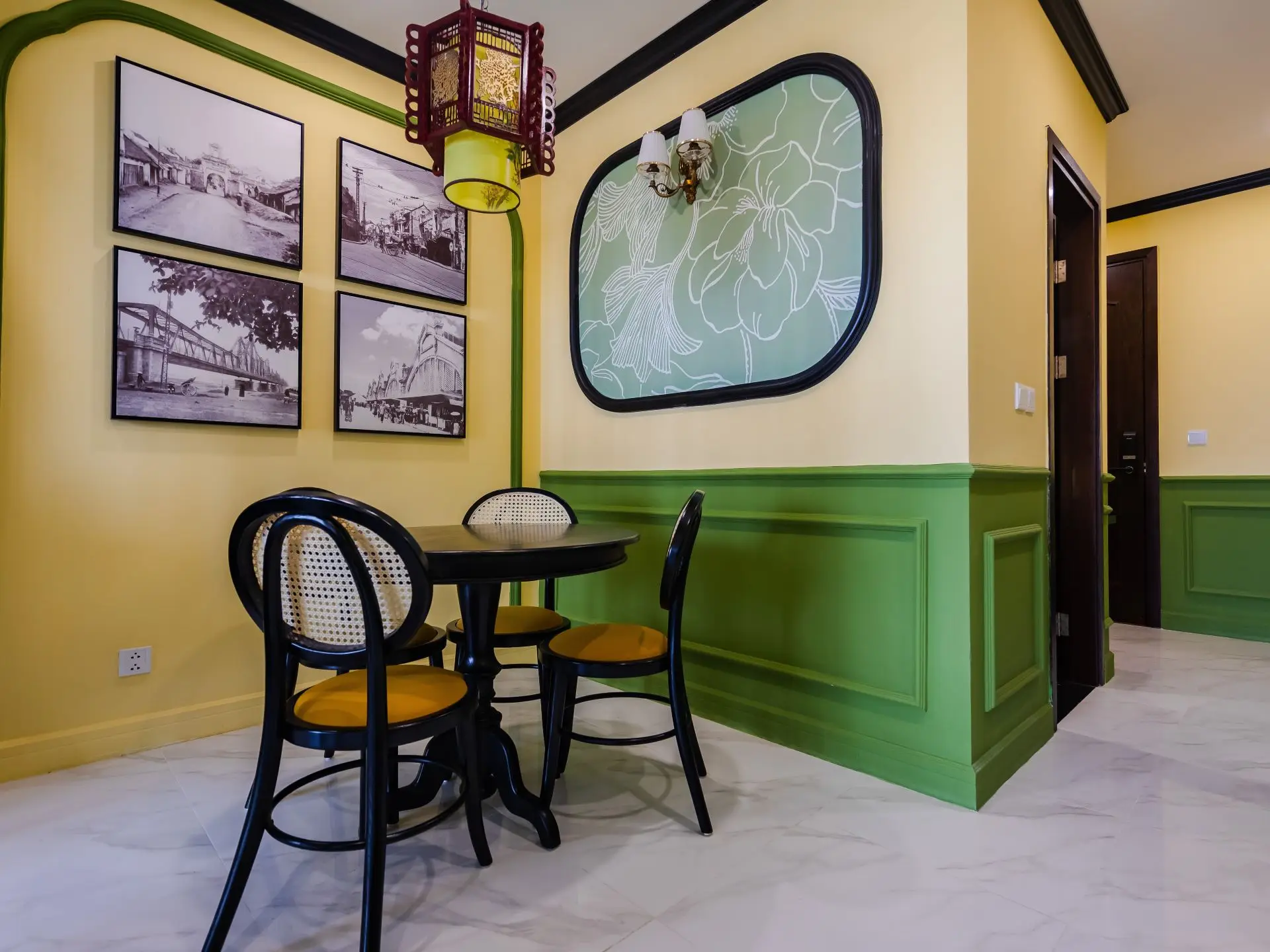 D’Eldorado – 2 Bed- dining table 1