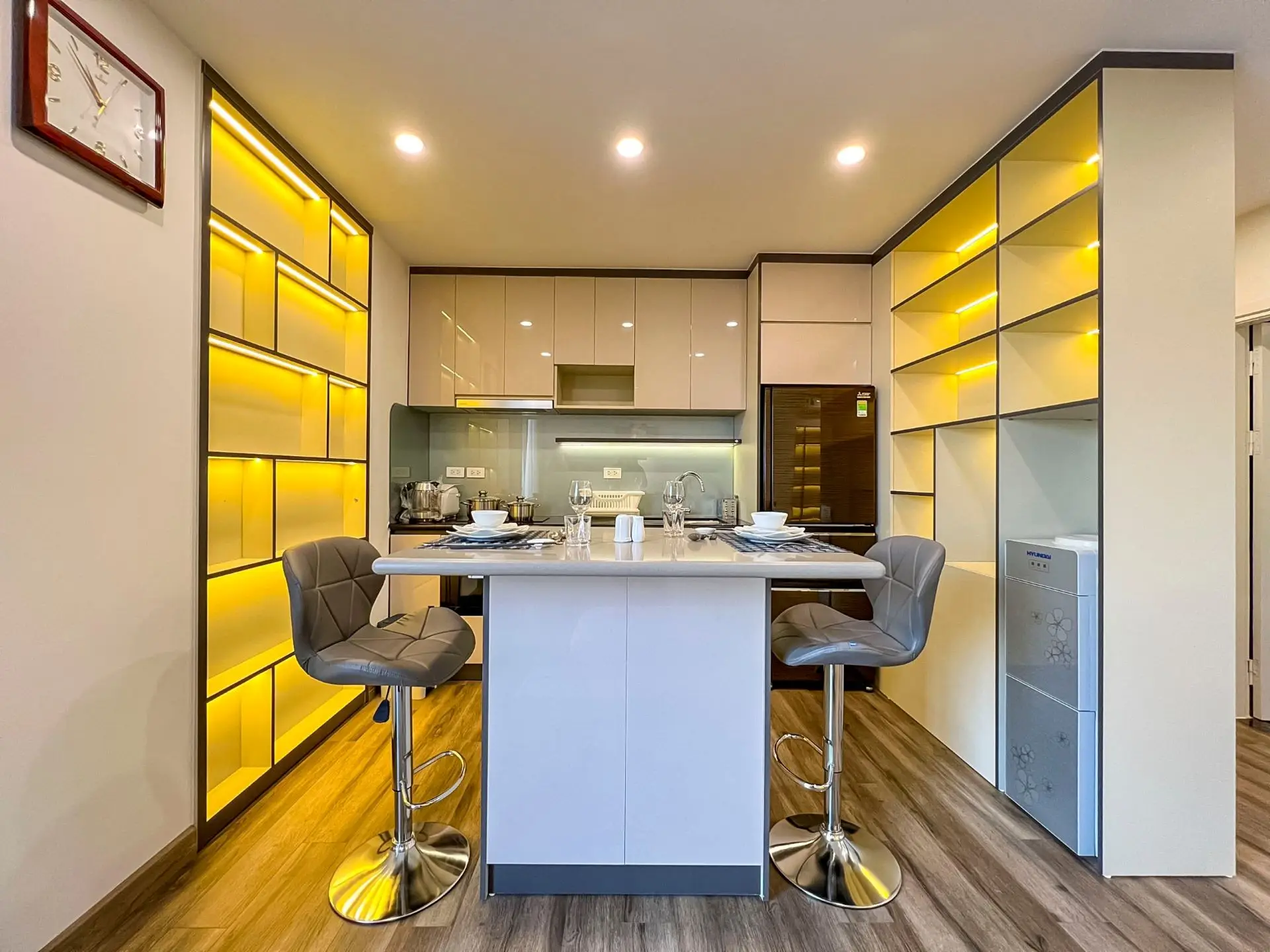 Hibiki Apartment – 1bed- dining table