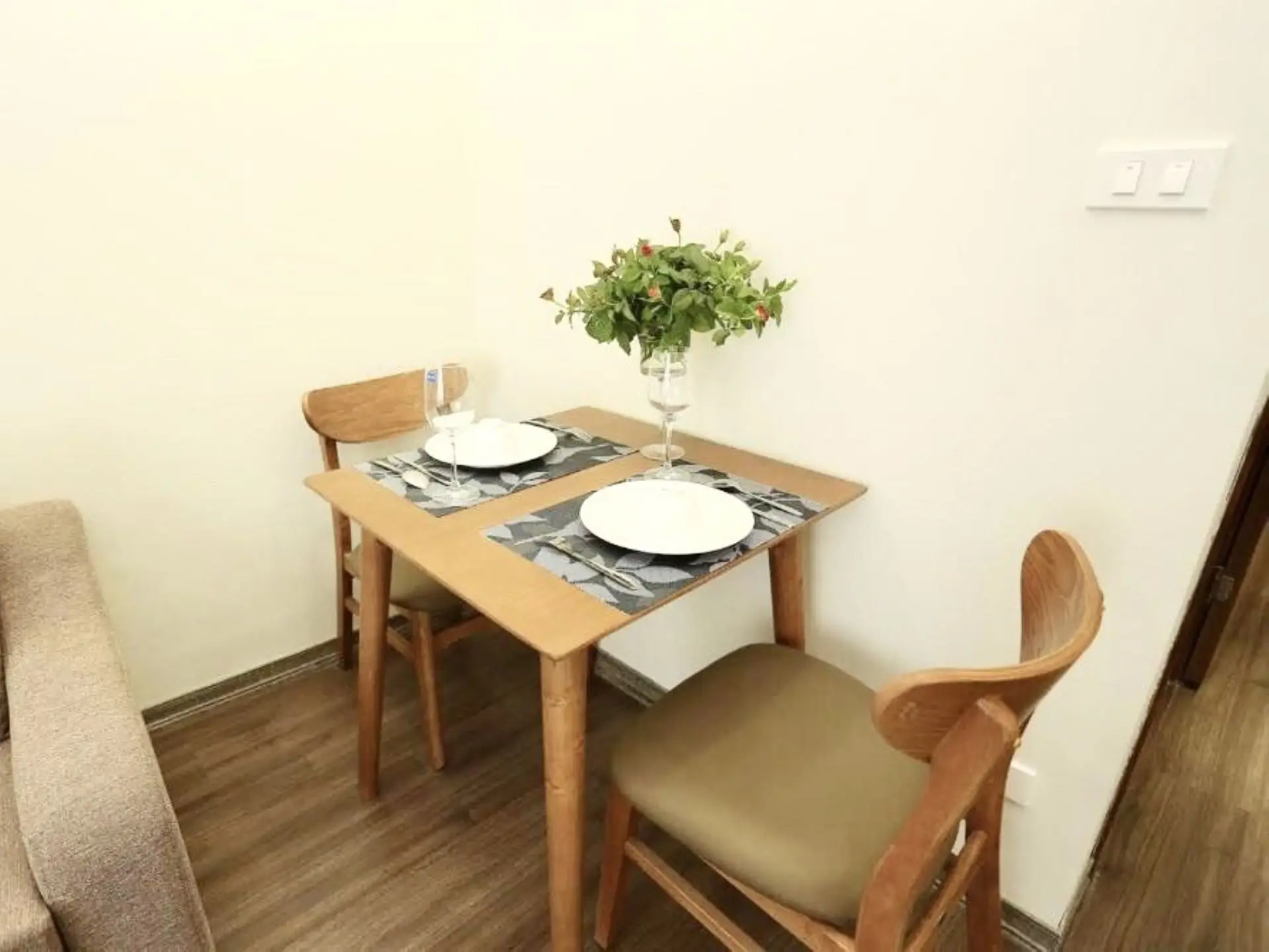 Nine Housing- 224 Buoi- 1Bed – dining table