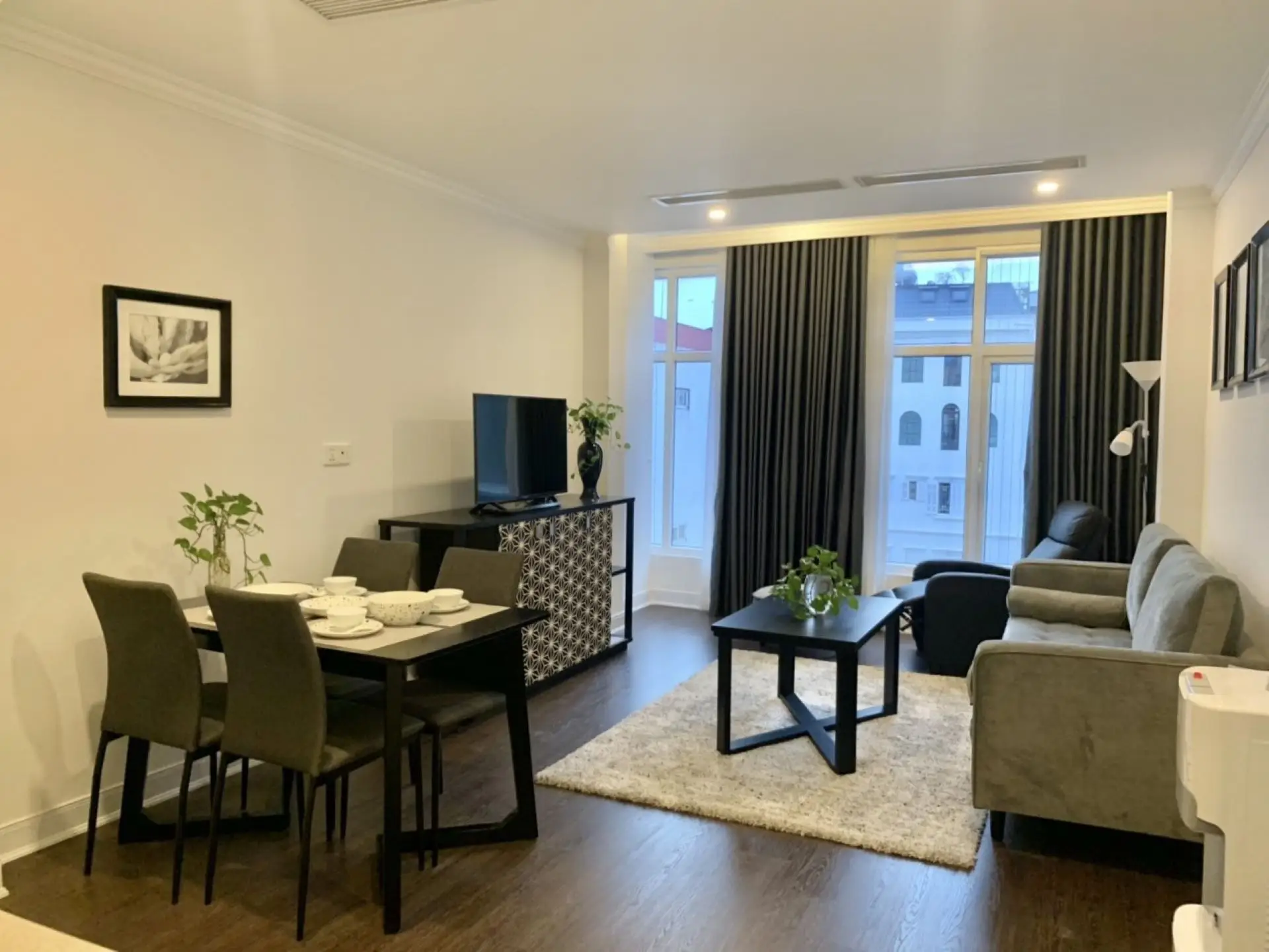The song Apartment – 7F – 1 bed- living room