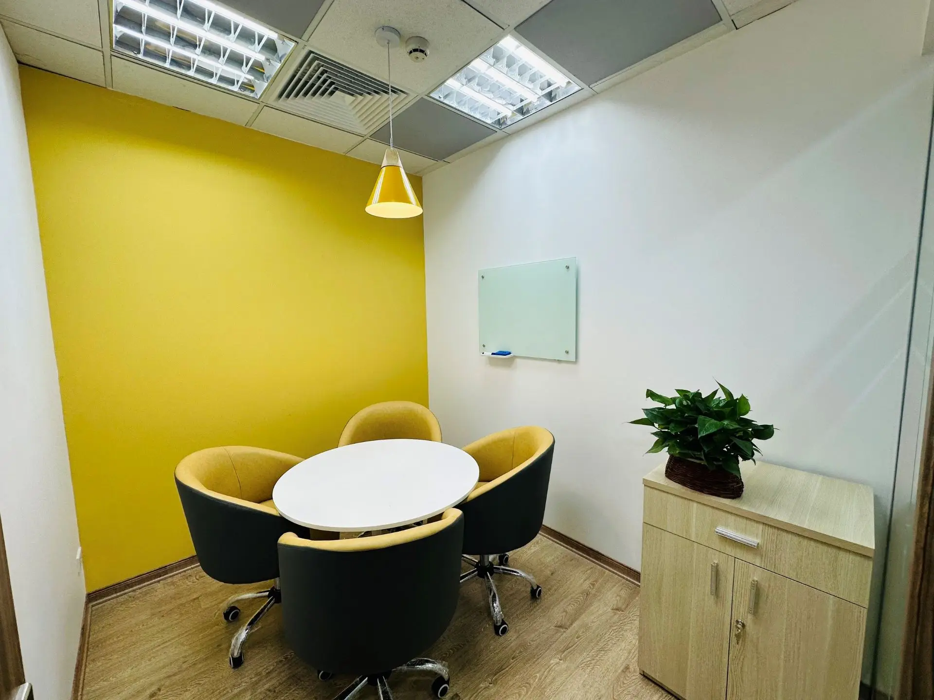 cozy space – SO – small Meeting room