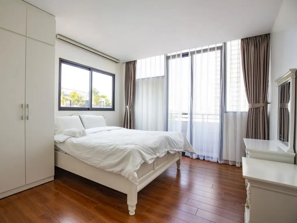 THE VALLEY 3 BED