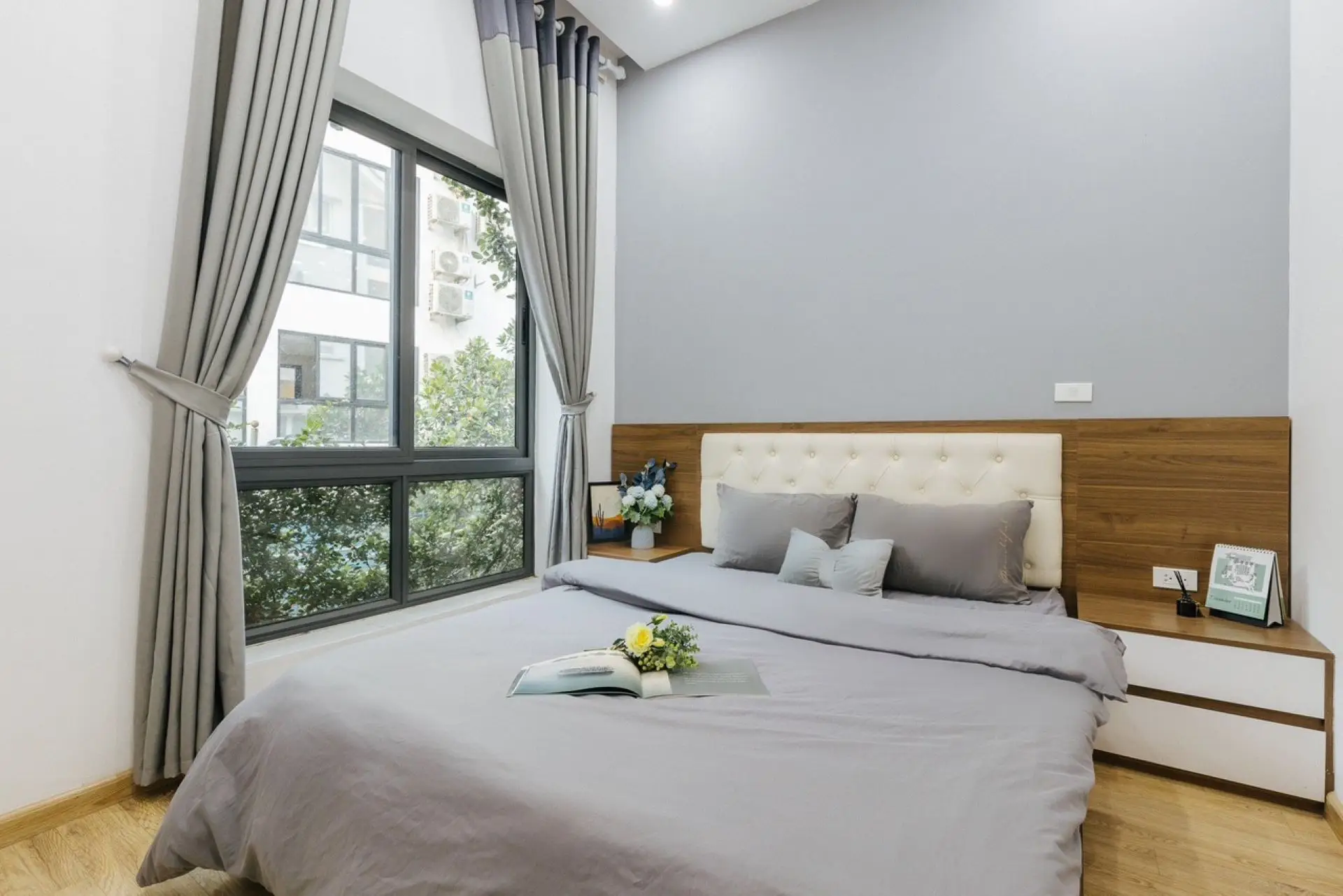 Cara Rutic- 2bed-6F- bedroom