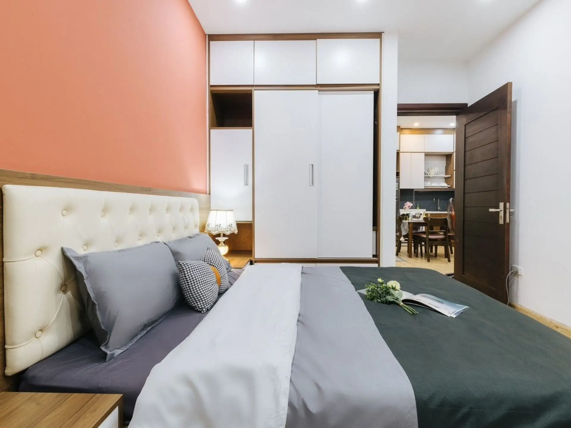 Cara Rutic- 2bed-6F- bedroom 2