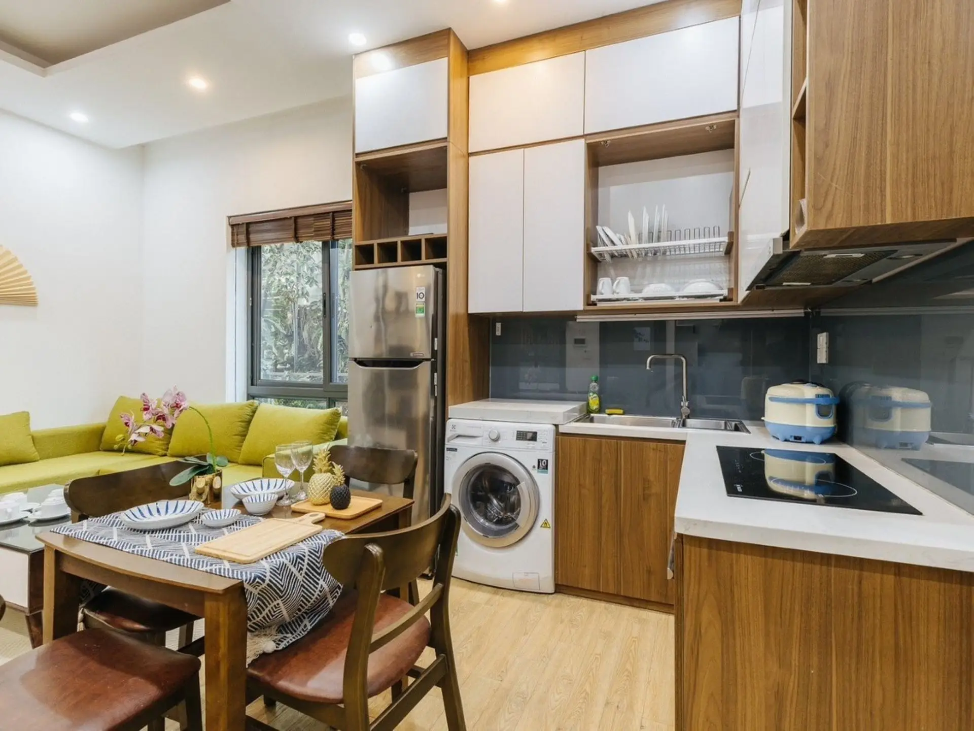 Cara Rutic- 2bed-6F- kitchen