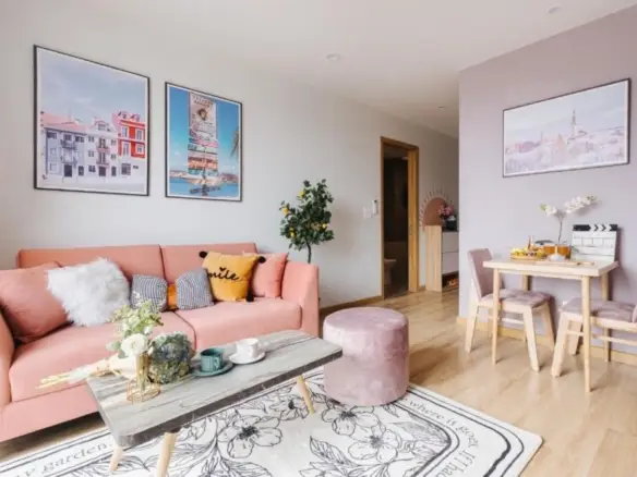 Crescendo Urban Stay Living Room