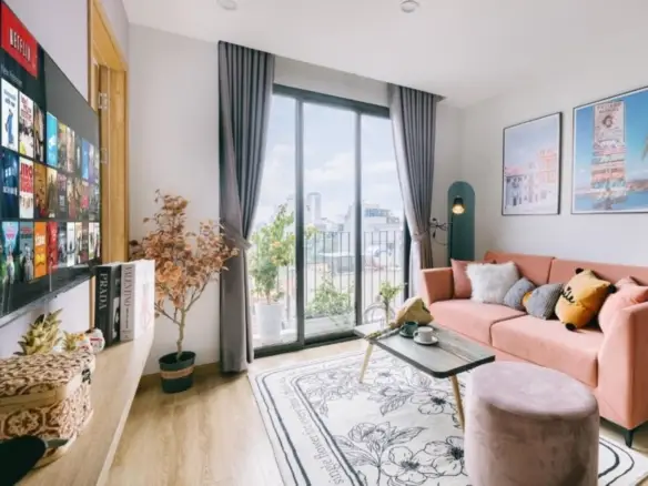 Crescendo Urban Stay Living Room