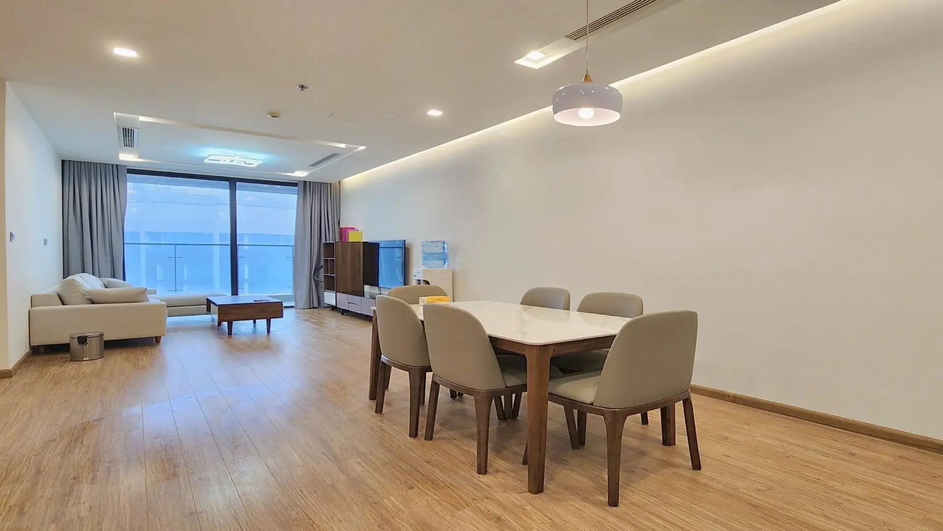 Metropolis -41F-3bed- livingroom