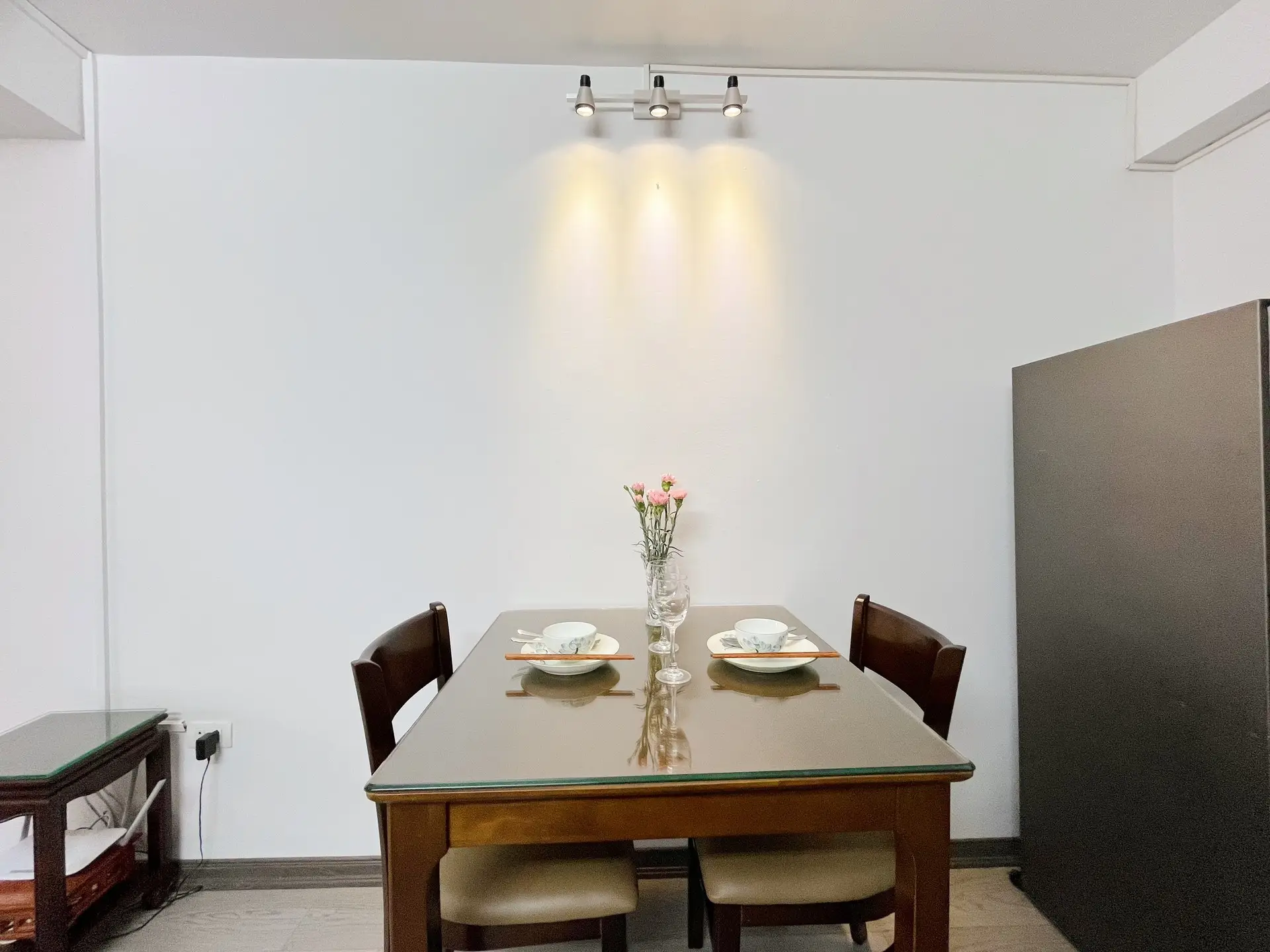 TCS Vong Thi 1bed_dining table