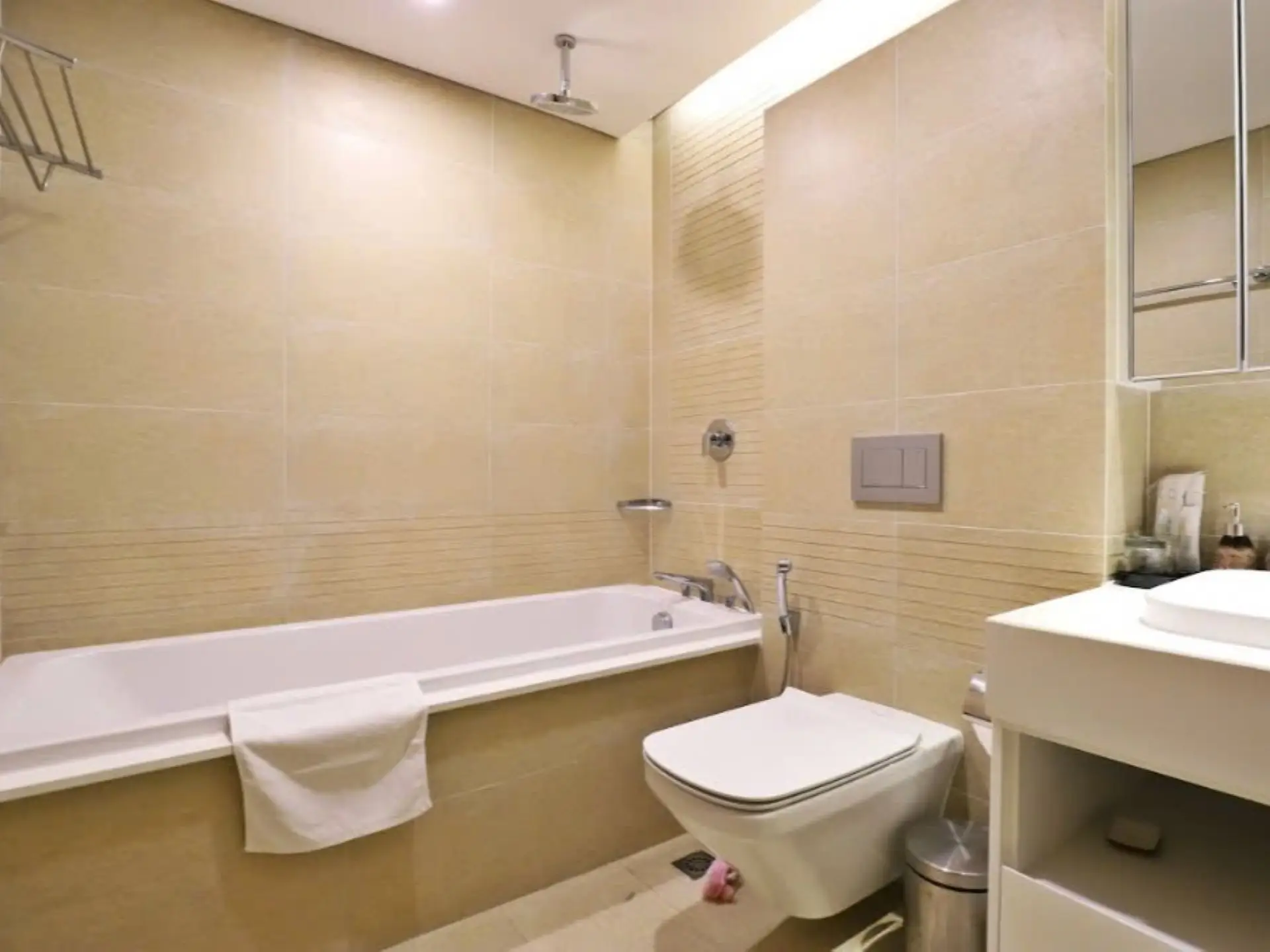 Metropolis M3 10F – 1Bed – bathroom