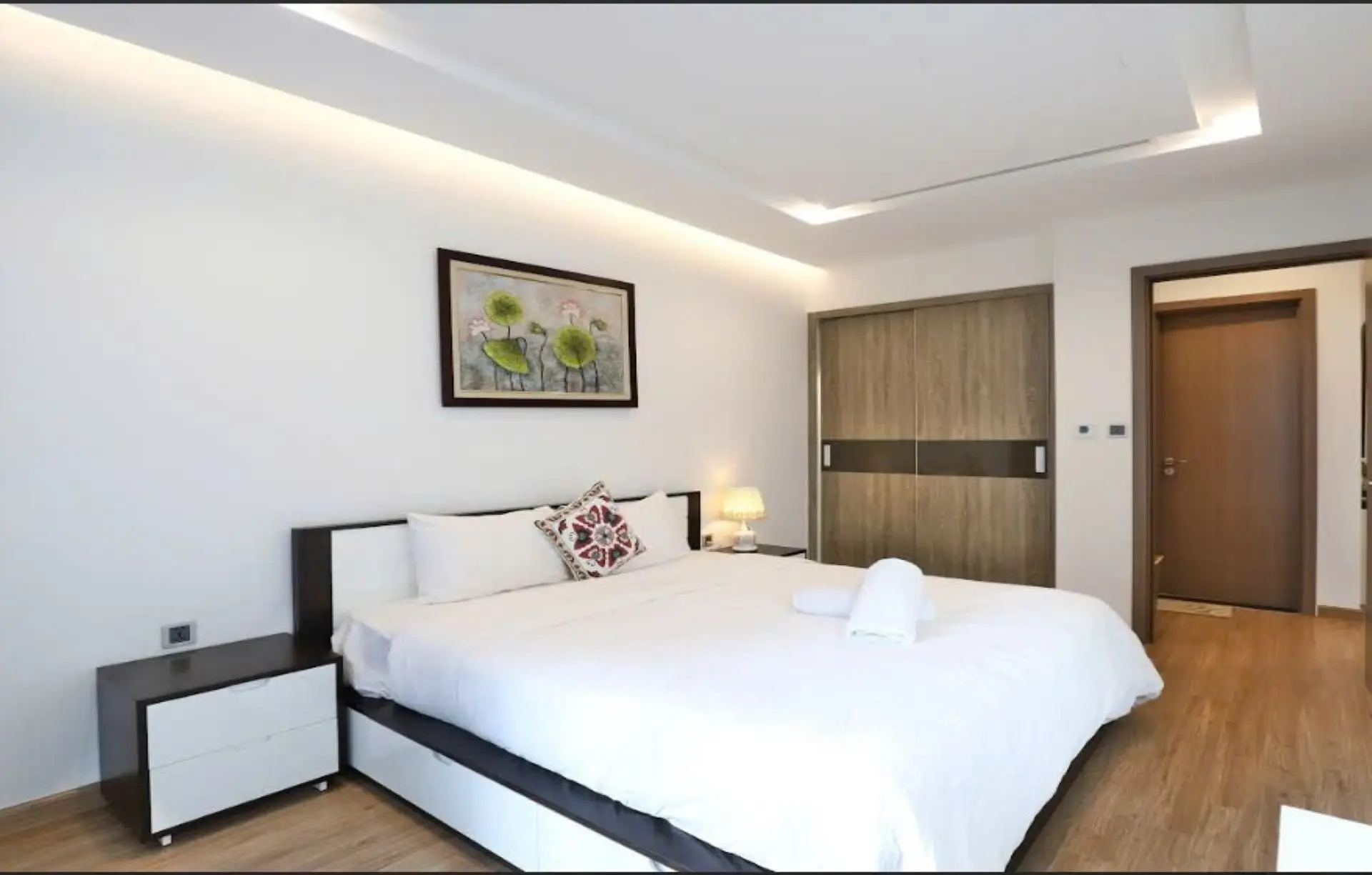 Metropolis M3 10F – 1Bed – bedroom 1