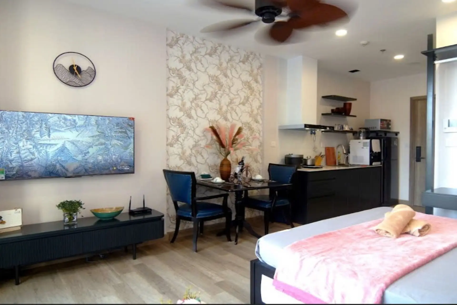SOLFREST ECOPARK – SO1 31F- livingroom