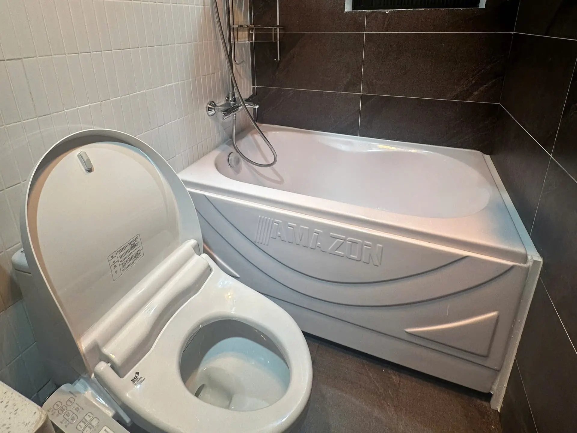 14.224DuongBuoi_toilet