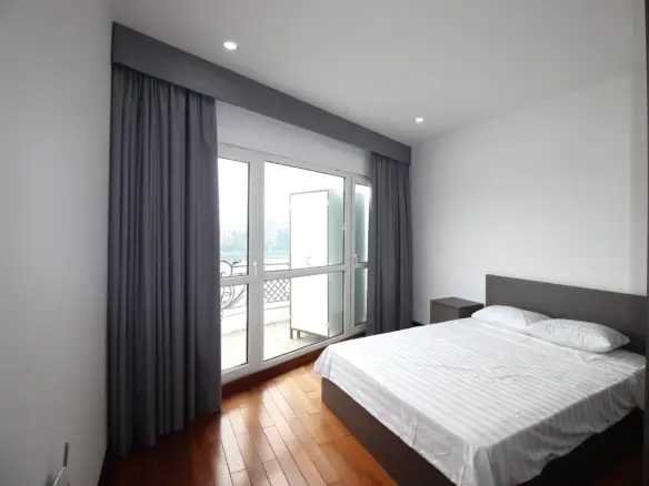 Quang An Apartment｜3BED・湖畔の静かな環境