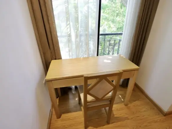 Toan Tien Housing _ 26 Pham Huy Thongデスク