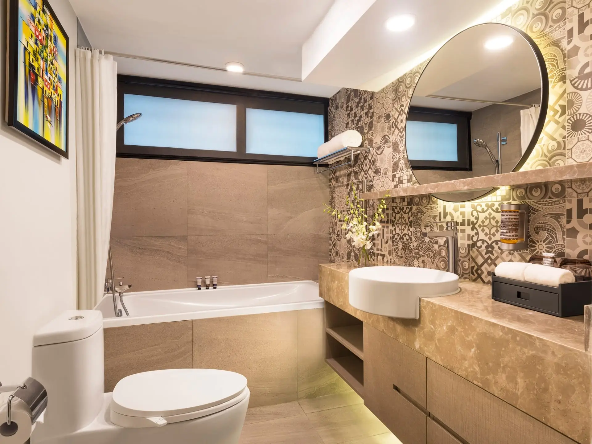 SGH – Bathtub Somerset Grand Hanoiのバスルーム