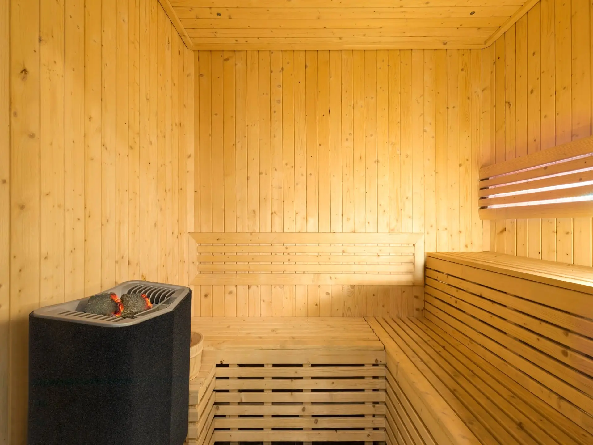 SGH – Sauna Room Somerset Grand Hanoiのドライサウナ