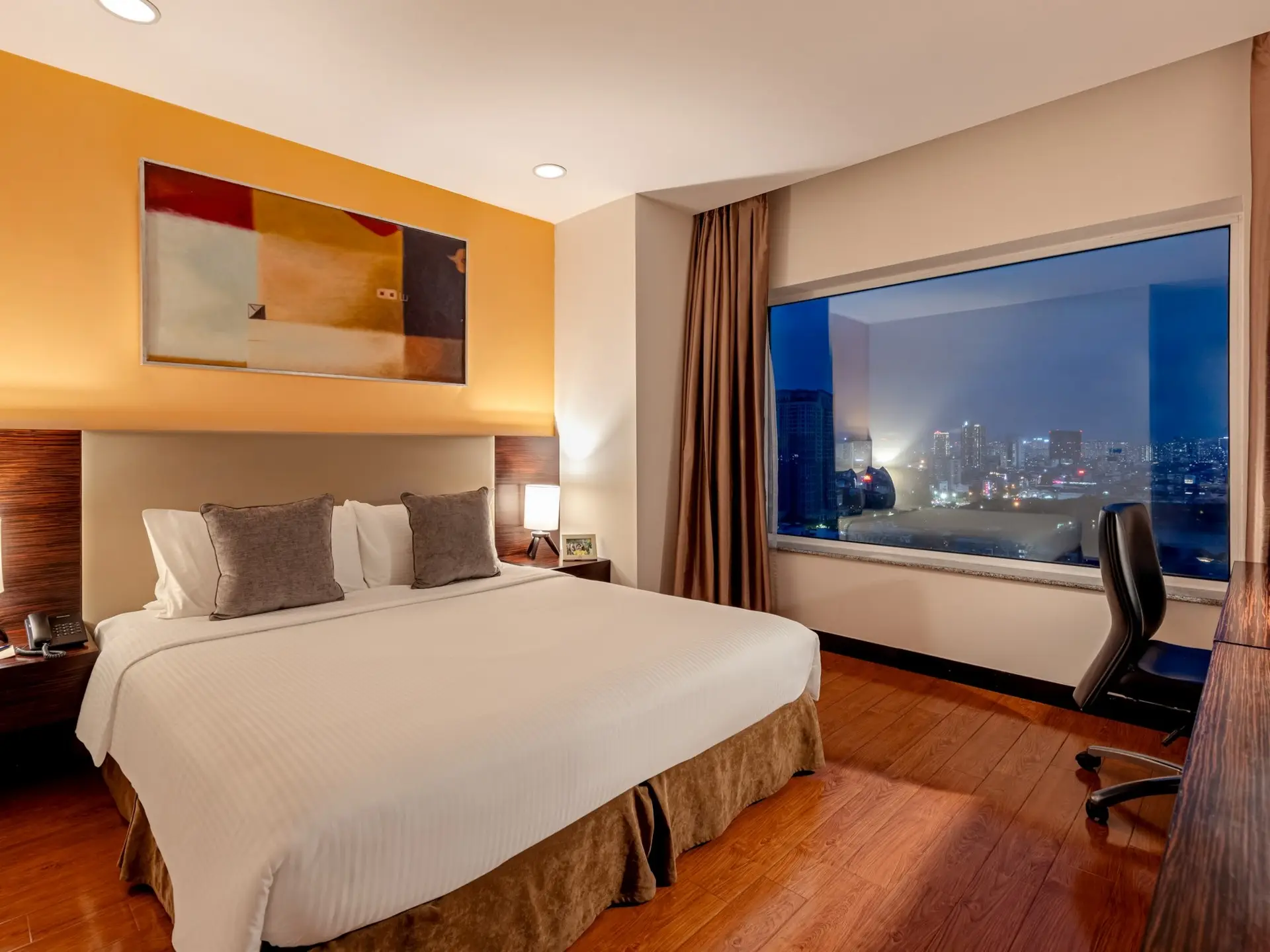 Somerset Hoa Binh bedroom