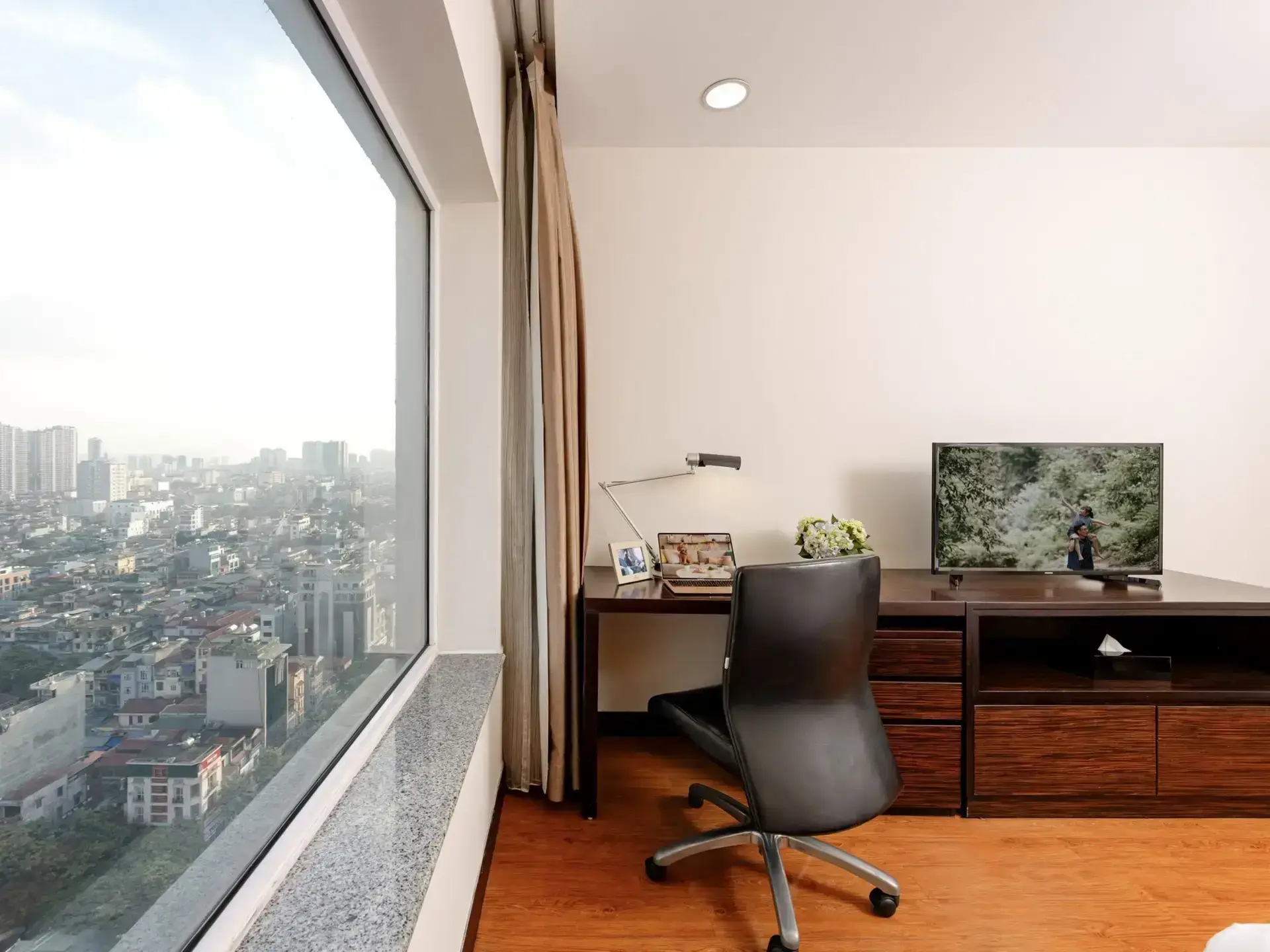 Somerset Hoa Binh desk