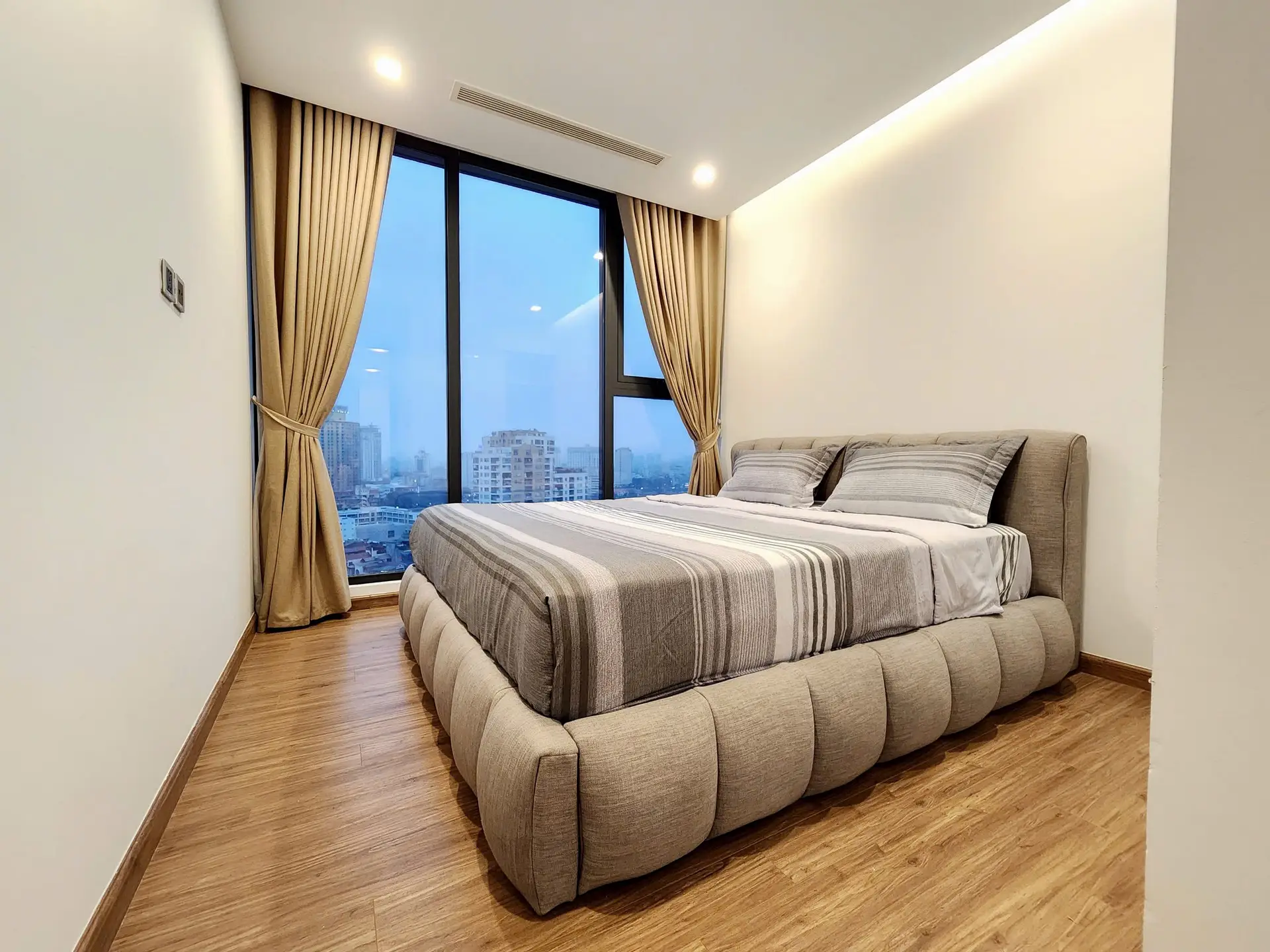 Vinhome Metropolis_4bed_M2 12b11_bedroom (2) Vinhome Metropolis_4bed_M2 12b11_bedroom (2)