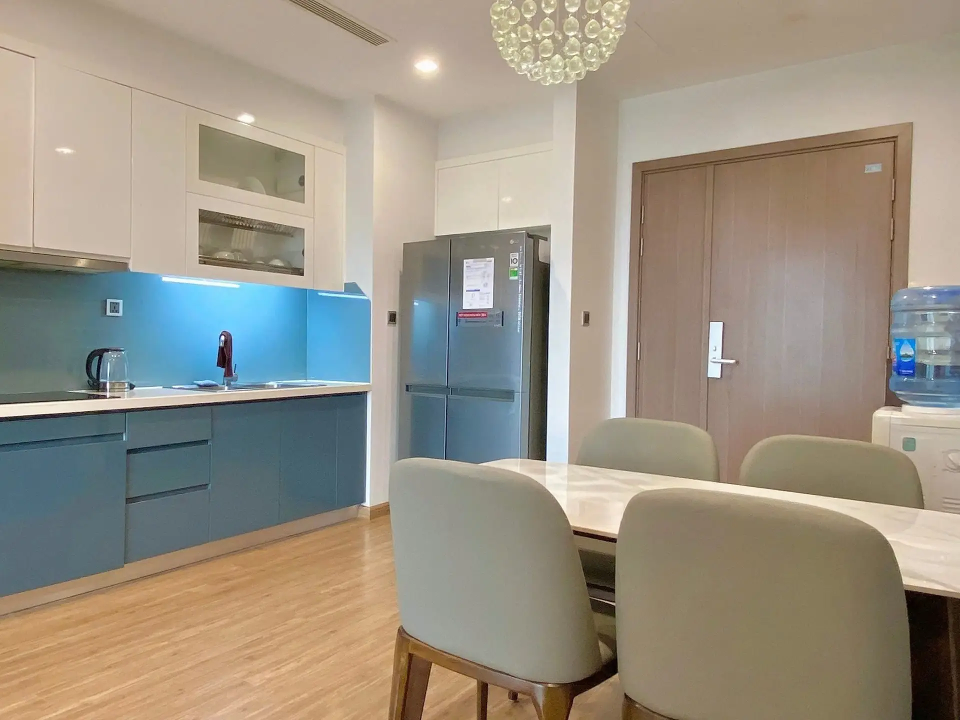 M2 1207_2bed_livingroom.kitchen (4)