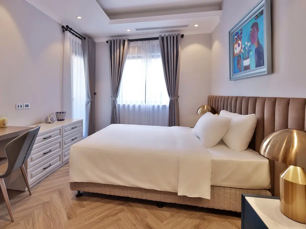 bedroom4