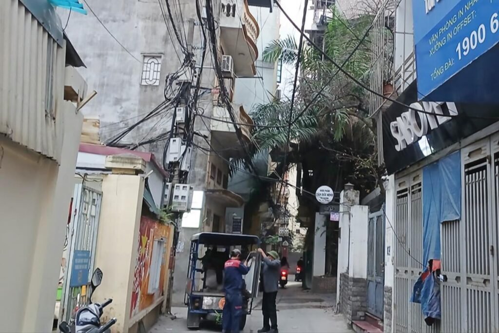 ハノイの路地（ヘム）裏の道は迷路のよう