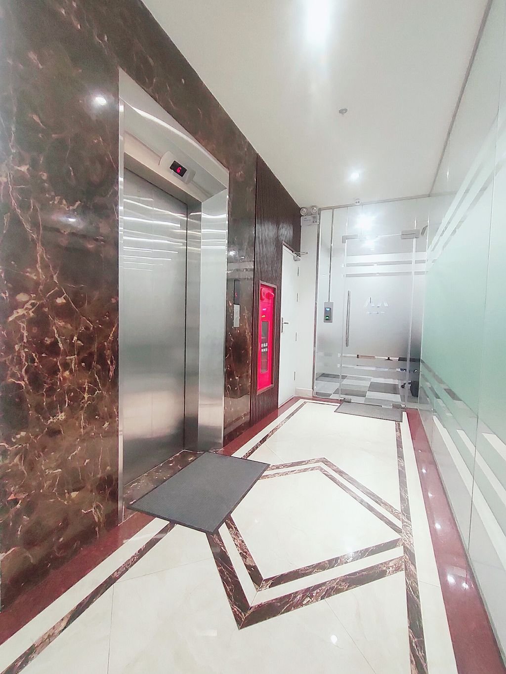 Himawari Apartment-elevator