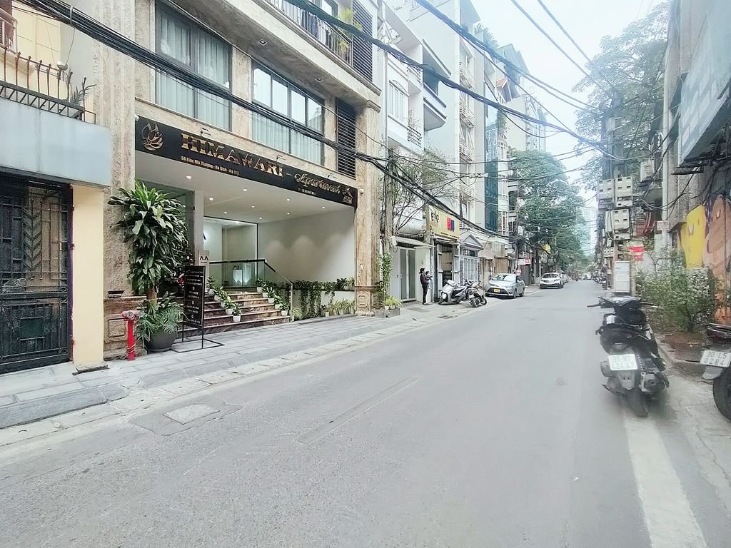 Himawari Apartment-outside road