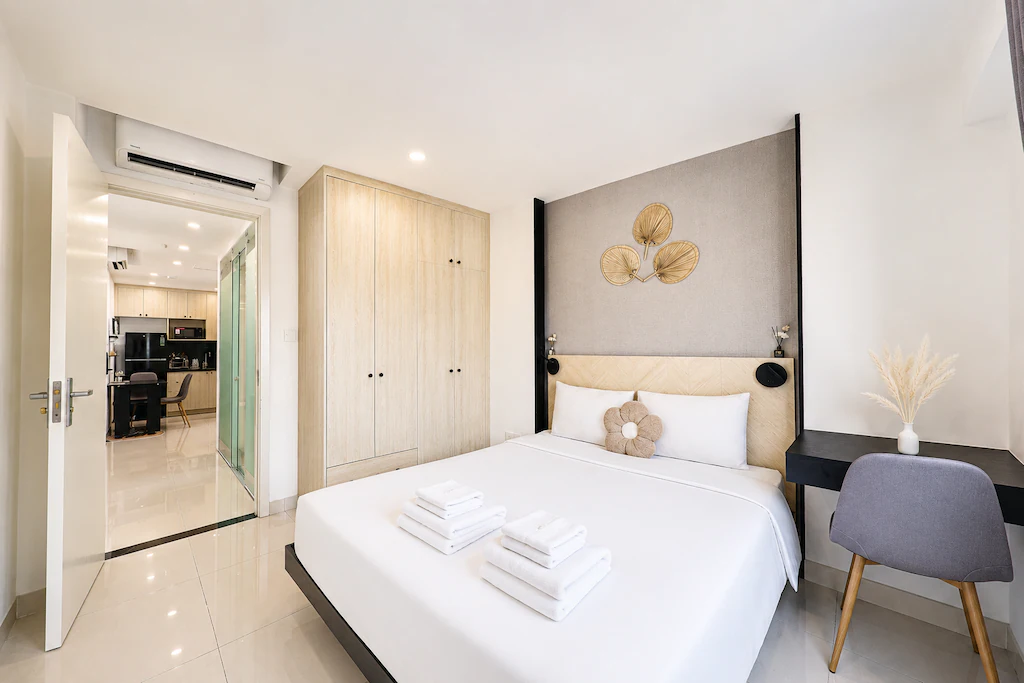 SUN residences Kim Ma Thuong bed and living
