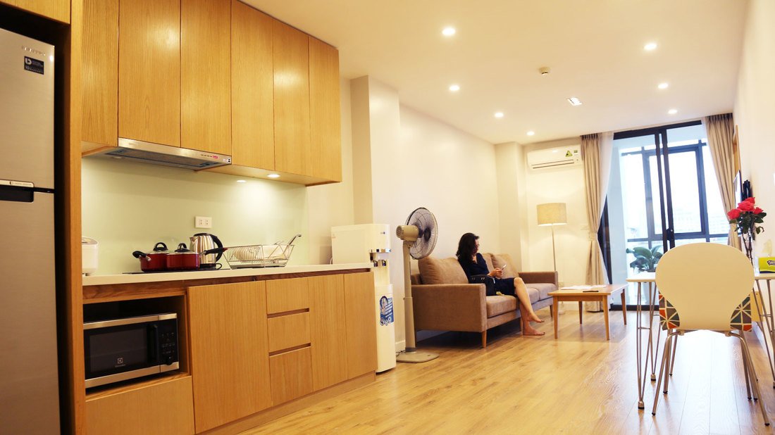 SWEETHOME 5 Serviced Apartment 2bed living kitchen