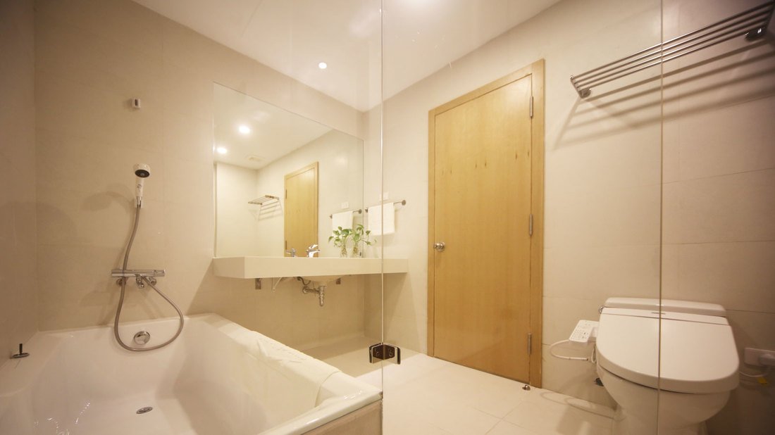 SWEETHOME 5 Serviced Apartment bathroom